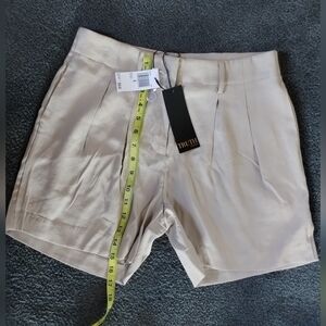NWT Truth Women's Khaki Cream Shorts By republic Size 6
